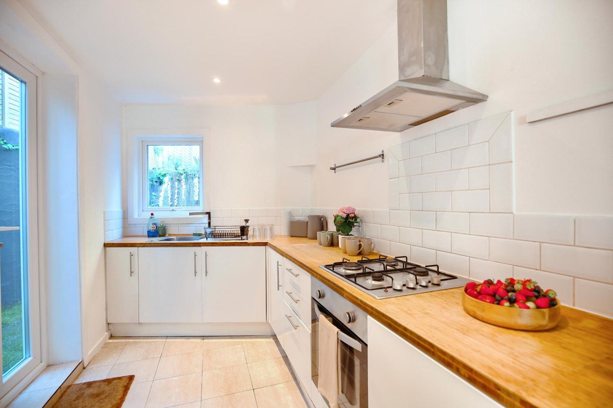 Three Bedroom House By Peacegrove Homes Short Lets & Serviced Accommodation Brighton With Free Wifi & Pet Friendly Екстериор снимка
