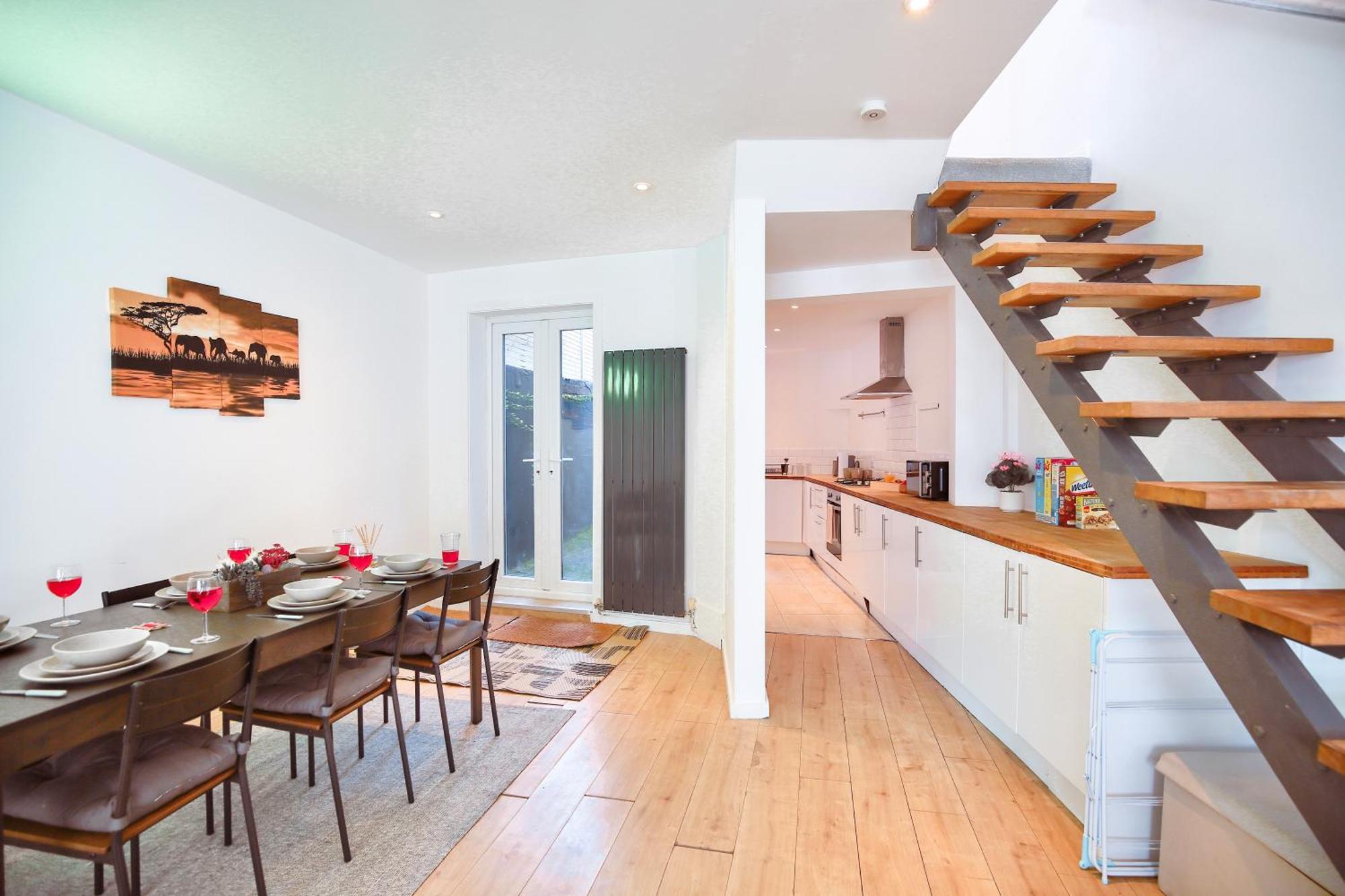 Three Bedroom House By Peacegrove Homes Short Lets & Serviced Accommodation Brighton With Free Wifi & Pet Friendly Екстериор снимка
