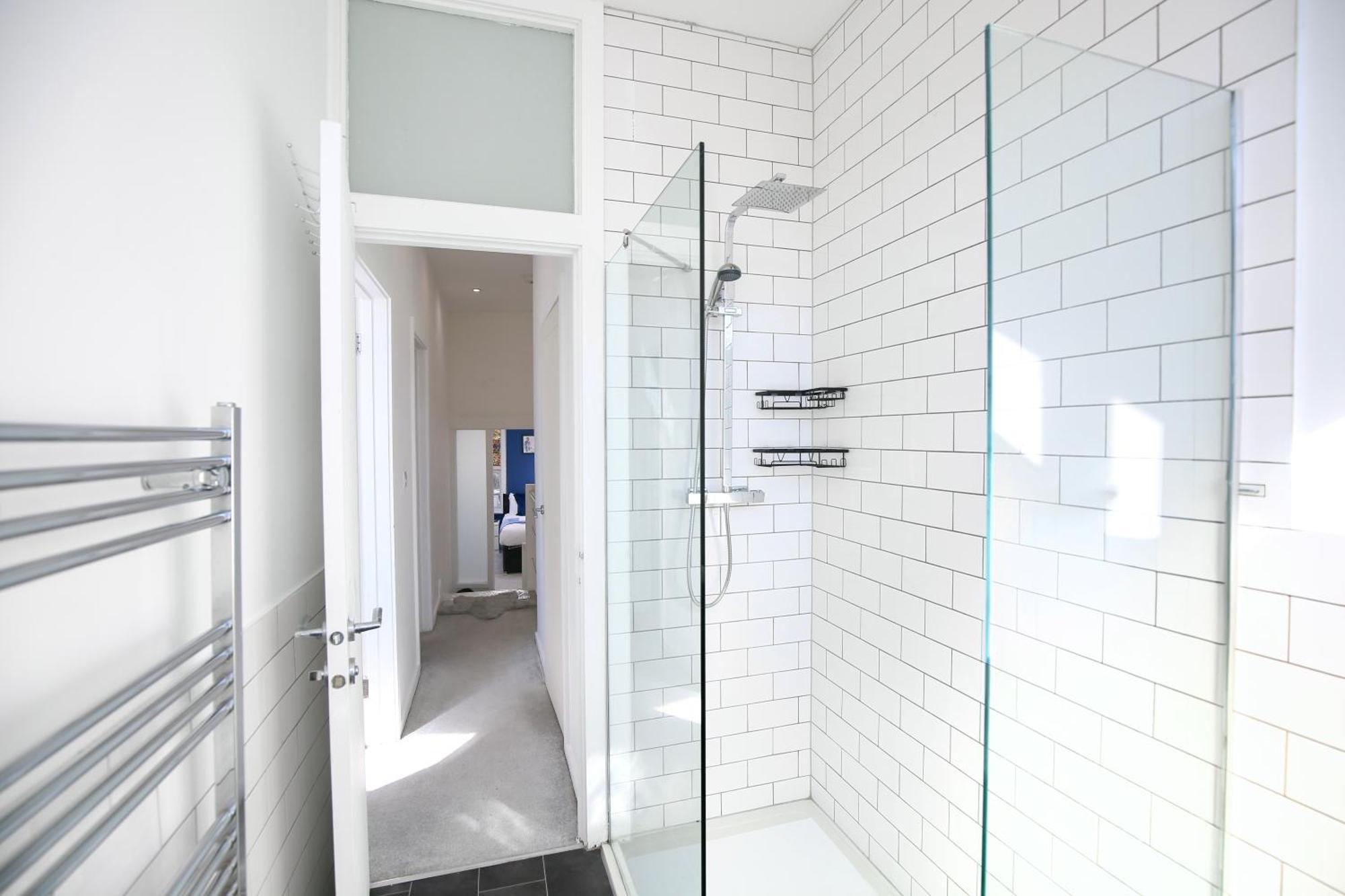 Three Bedroom House By Peacegrove Homes Short Lets & Serviced Accommodation Brighton With Free Wifi & Pet Friendly Екстериор снимка