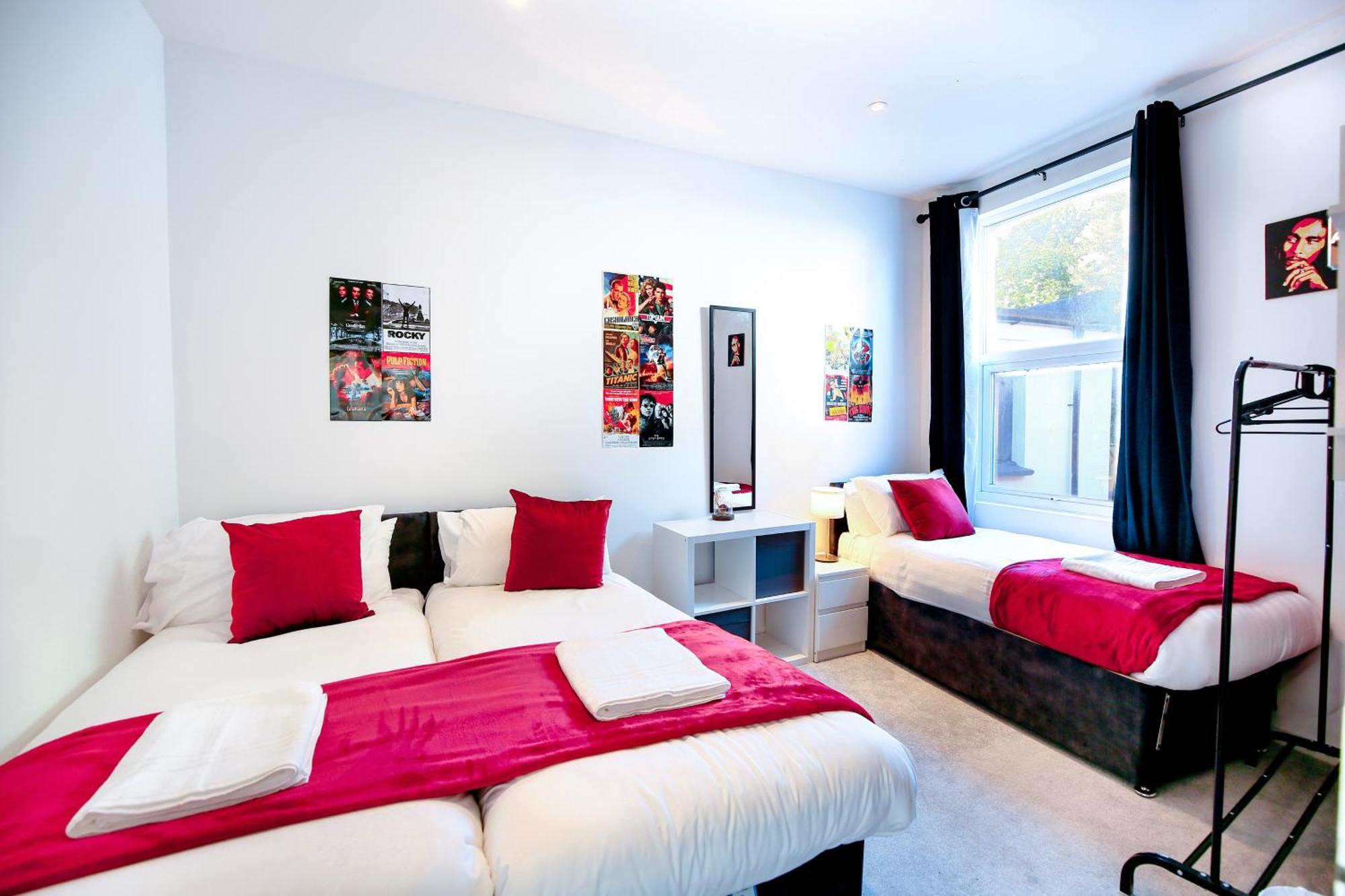 Three Bedroom House By Peacegrove Homes Short Lets & Serviced Accommodation Brighton With Free Wifi & Pet Friendly Екстериор снимка